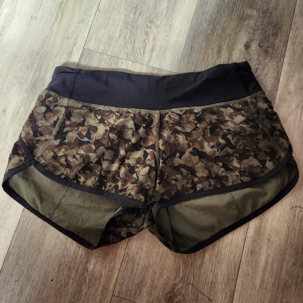 lululemon speedup shorts green and black camouflage color size 4